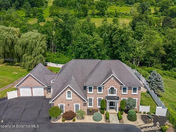 4th image of 41 Somerfields Dr