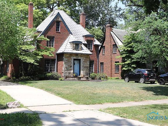 2nd image of 2411 Barrington Dr