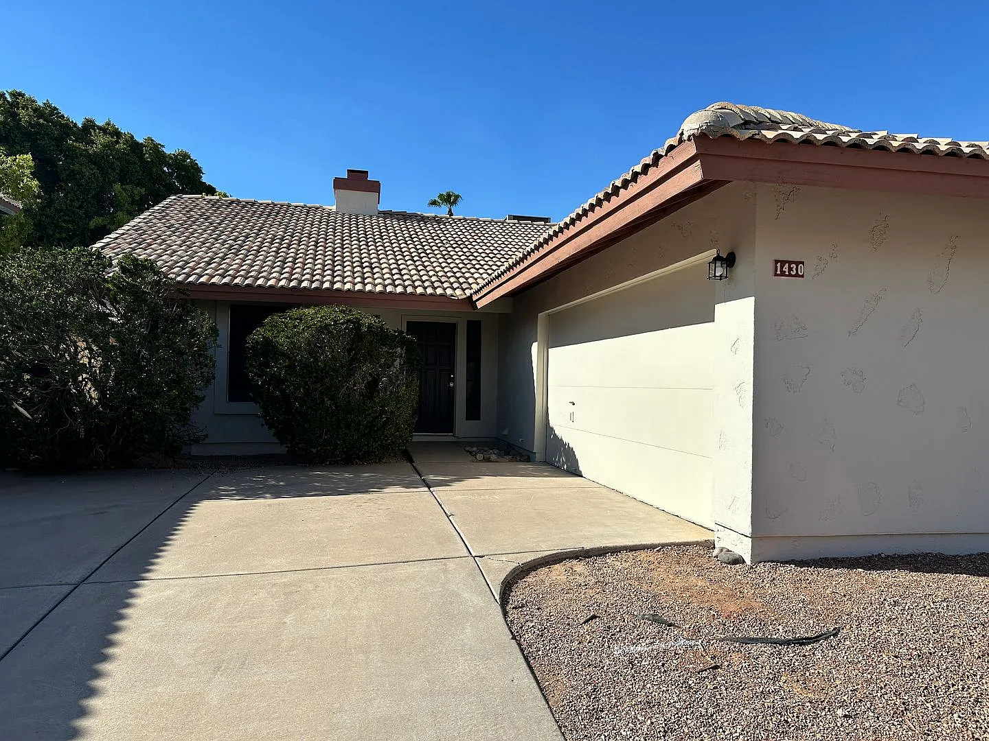 Dobson And Frye 3 Bed 2 Bath Beautifully Remodeled — Photo 1