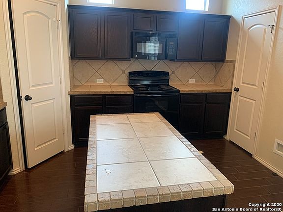 5th image of 553 Creekside Cir