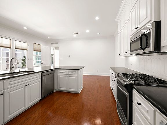 3rd image of 8164 Willow Grove Blvd