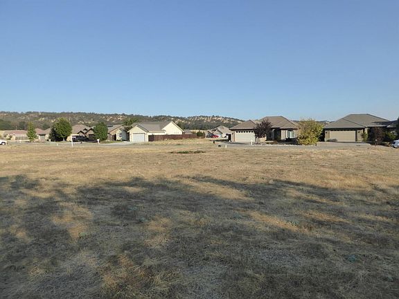 3rd image of 22387 Edgewater Dr