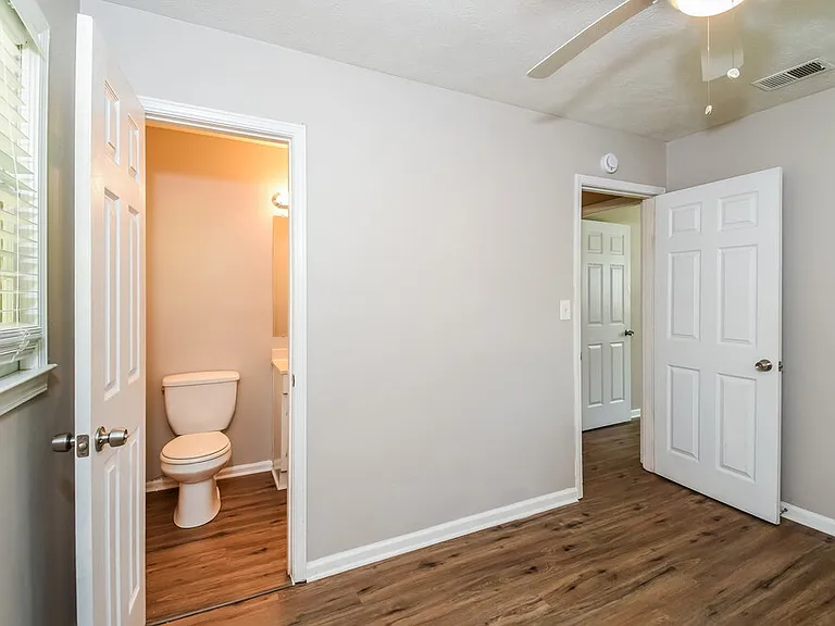 6325 Wellington Way — Photo 9