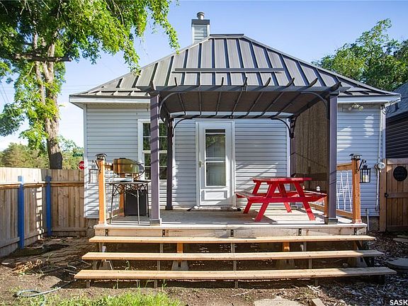 3rd image of 1102 19th STREET W