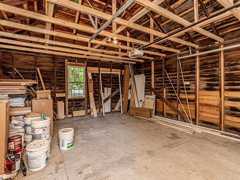 829 Broadway Ave — Photo 41