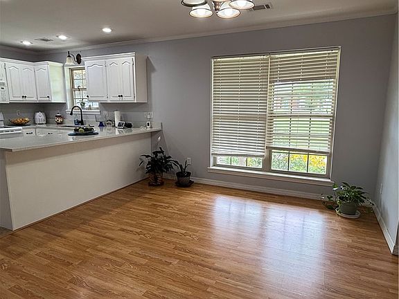 5th image of 78 Marie Dr
