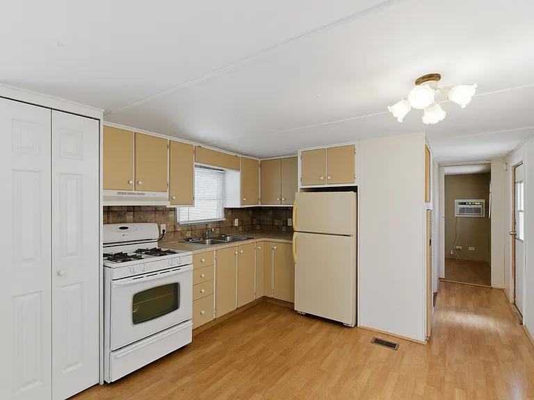7807 E Main St #F-35 — Photo 5