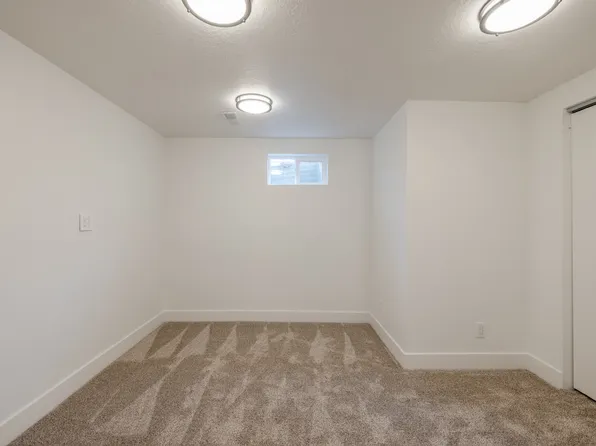 1999 S Davis Blvd, Bountiful, UT 84010