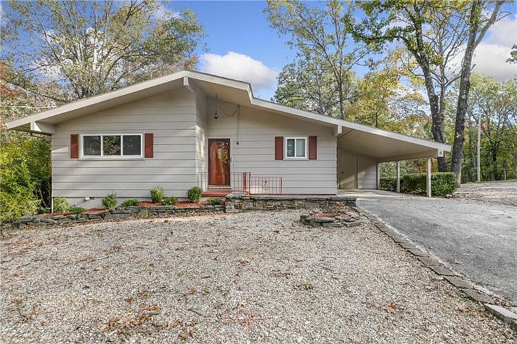 1st image of 6 Donington Ln