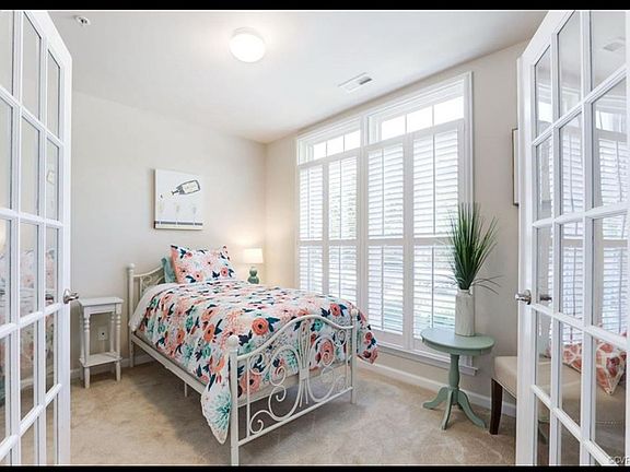 4th image of 3907 Strolling Ln