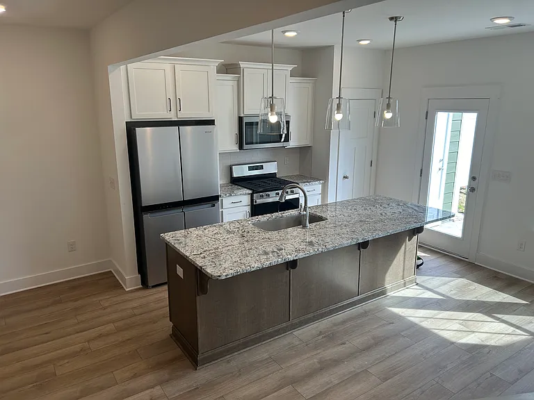 11 Shager Pl — Photo 4