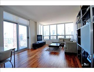 2nd image of 330 W Grand Ave #2106