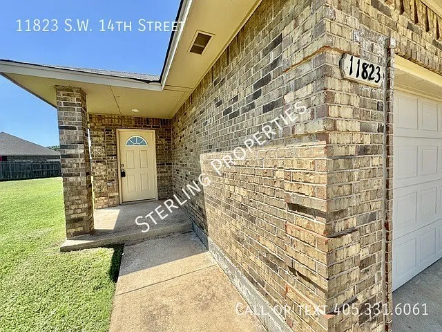 11823 SW 14th St — Photo 3
