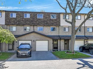 1455 Garth St #9, Hamilton, ON L9B 1T4