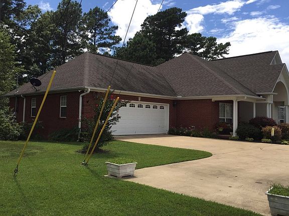 3rd image of 213 Oakleigh Dr