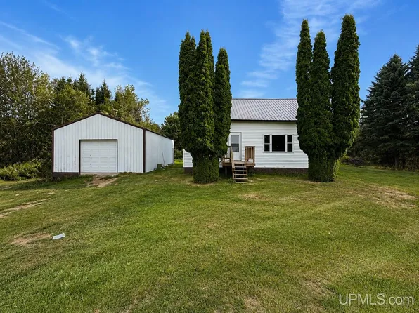 900 Manistique Ave, Manistique, MI 49854