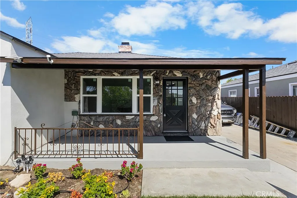 5 bed, 1206 sqft, $3,800 — Photo 2