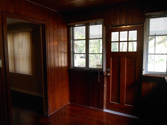 4th image of 128 S Adelle Ave