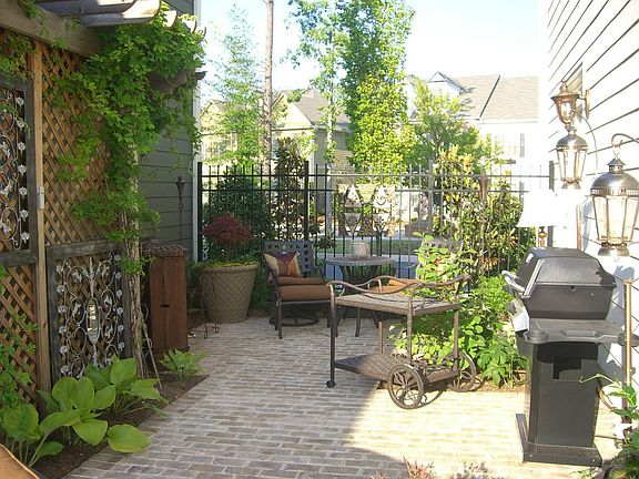 Courtyard view looking towards the front