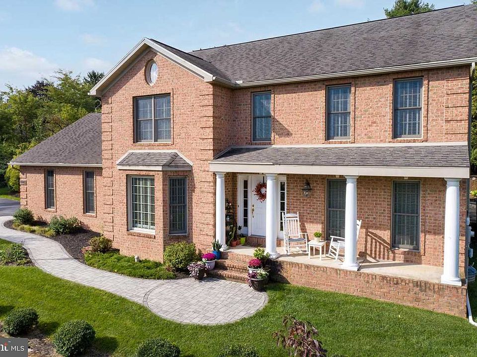 1st image of 1220 Sawgrass Cir