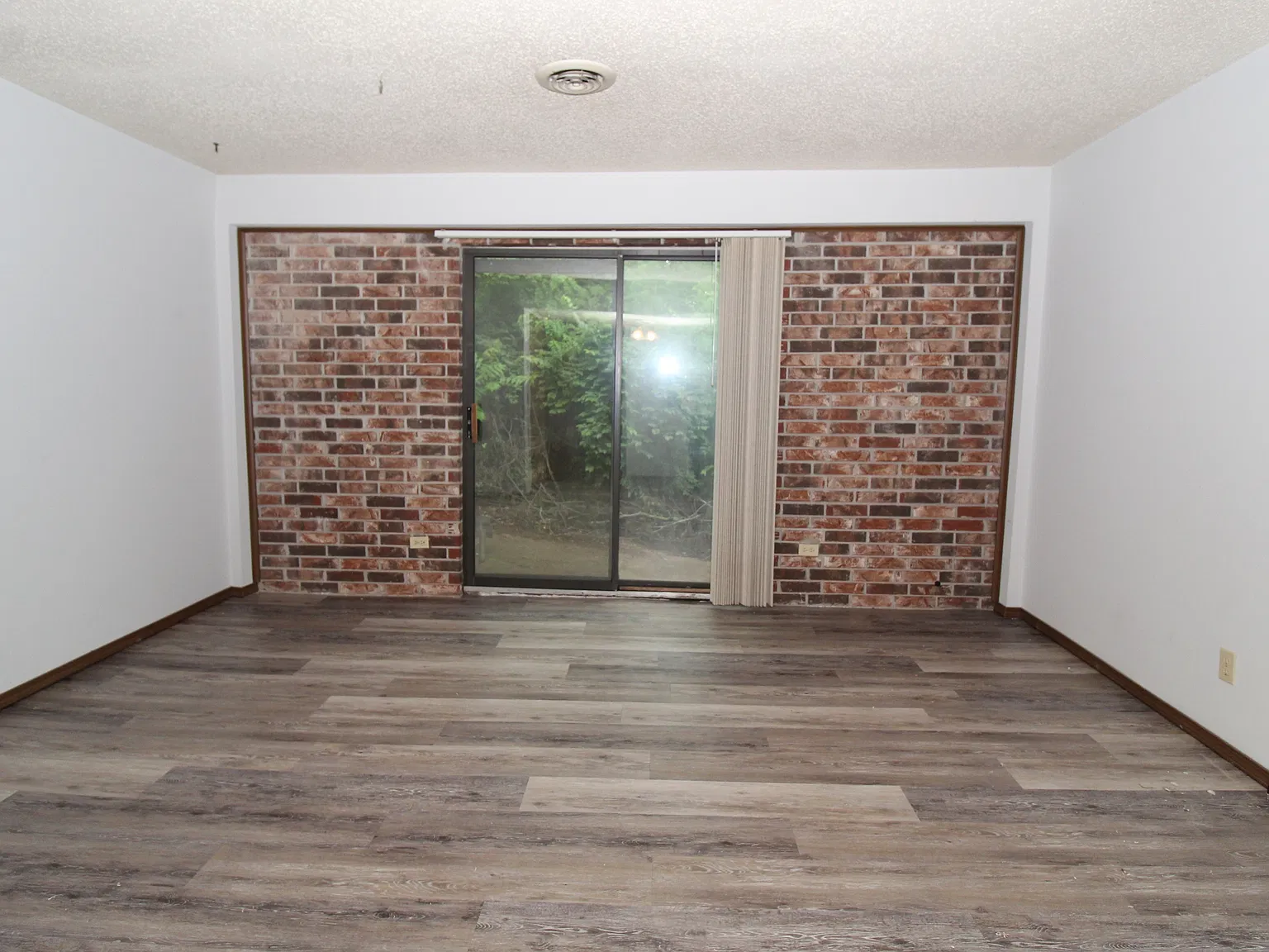 Rock Terrace Townhouses LLC - 350 — Photo 2