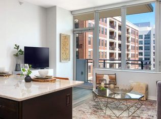 448 W Erie St #802, Chicago, IL 60654