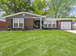 1105 Meadowgrass Dr, Florissant, MO 63033