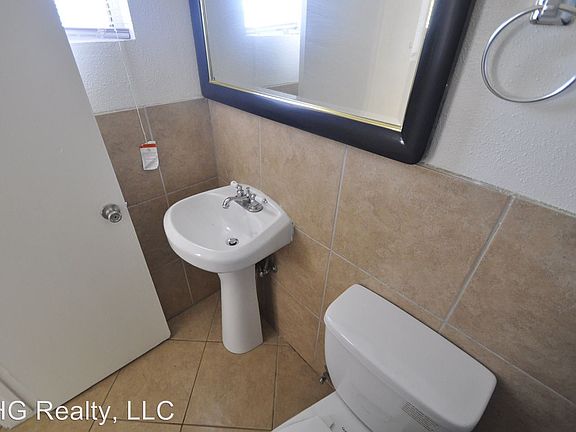 5th image of 2938 W Butler Dr