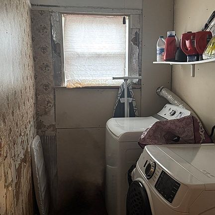 4th image of 65 E Ashland St