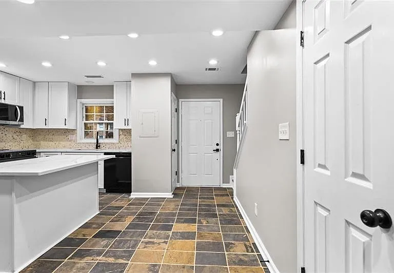 1777 Twin Brooks Dr SE — Photo 5