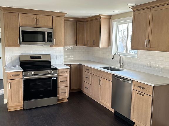 2nd image of 420 Crescent St #A