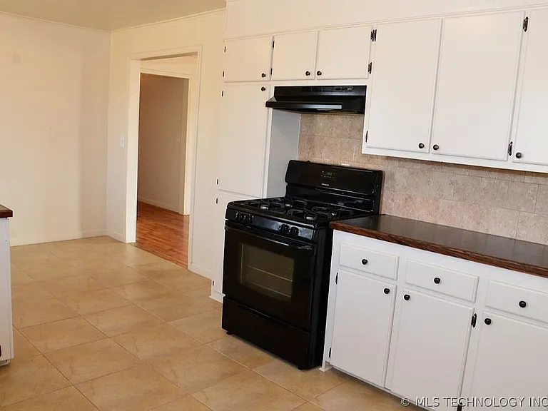 726 S Apple St — Photo 9
