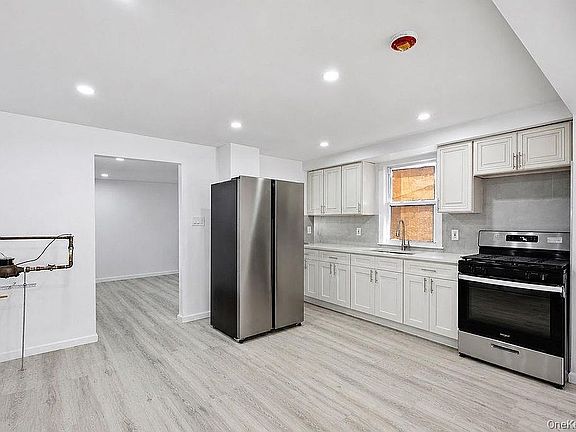 2nd image of 44 Broadway