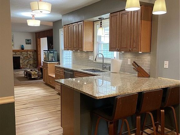 5th image of 3755 Laurel Glenn Dr