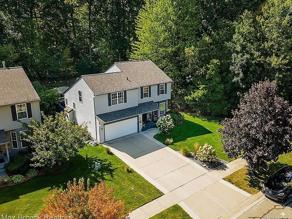 1st image of 2929 Birchwood Dr
