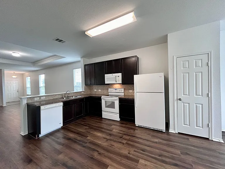 9117 Southwick Dr — Photo 12