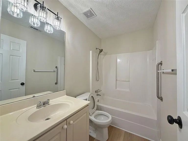 902 Conners Cv — Photo 8