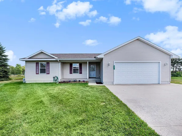 5577 Silver Ridge Dr, Traverse City, MI 49685