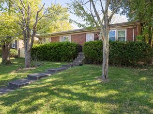 572 Folkstone Dr, Lexington, KY 40517