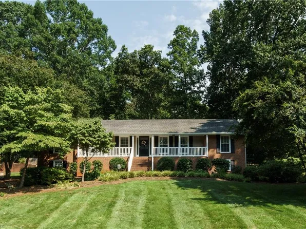 624 Barrocliff Rd, Clemmons, NC 27012