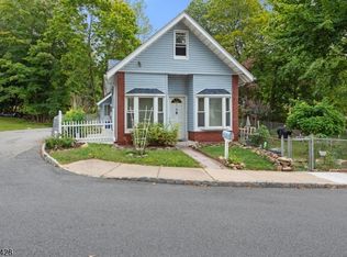 18 Windemere Ave, Mount Arlington, NJ
