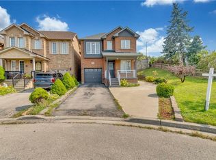 32 Elmpark Ct, Brampton, ON L6P1A8