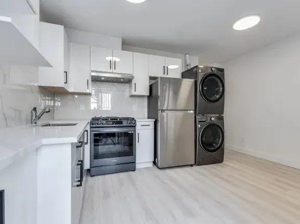 2289 E 41st Ave, Vancouver, BC V6M 2A3