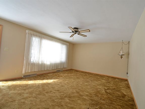 19 Ft. Living Room