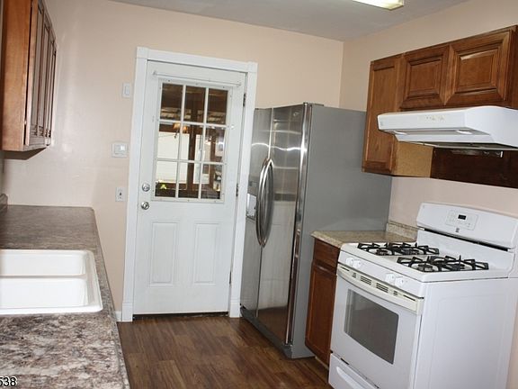 3rd image of 742 North Blvd