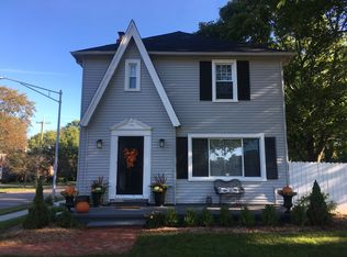 1274 Vernier Rd, Grosse Pointe Woods, MI 48236