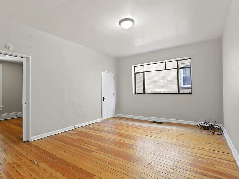 Race Street Apartments — Photo 23
