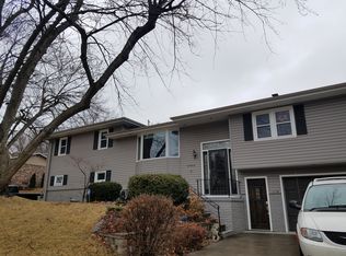 12304 Shamrock Rd, Omaha, NE 68154