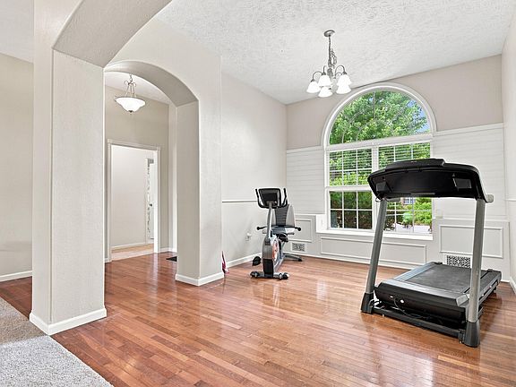 5th image of 478 E Sequoia Street