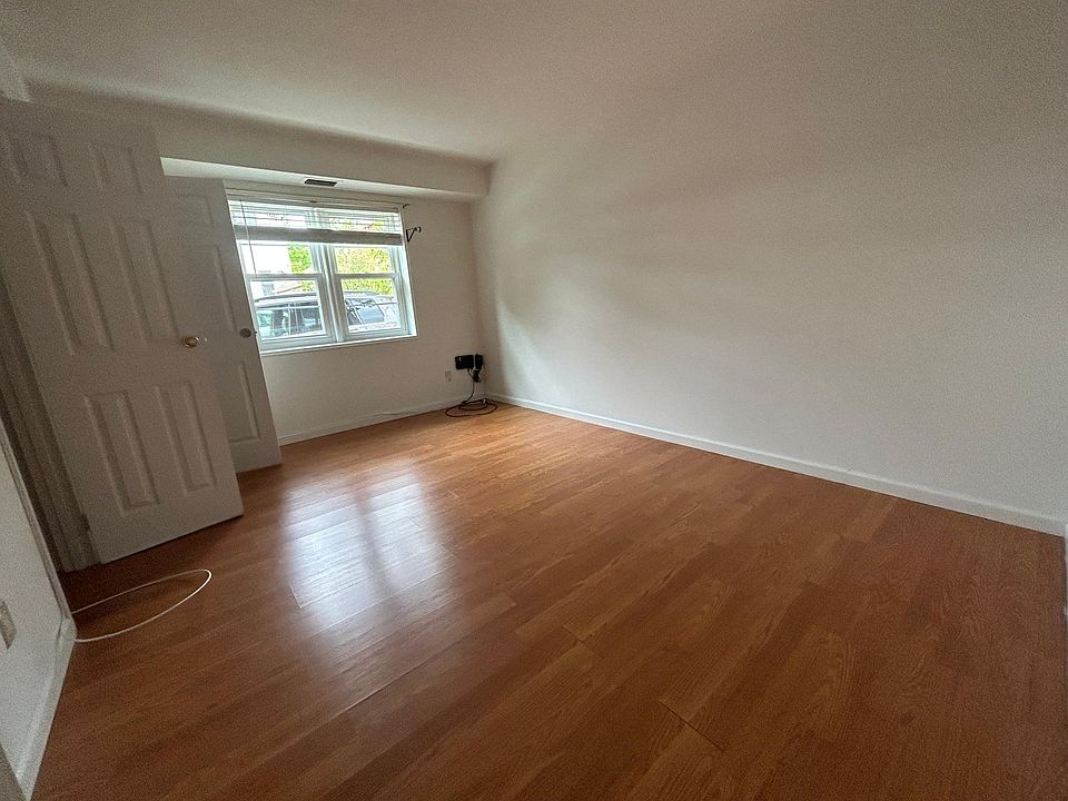 1st image of 163 Cromwell Ave APT 1A